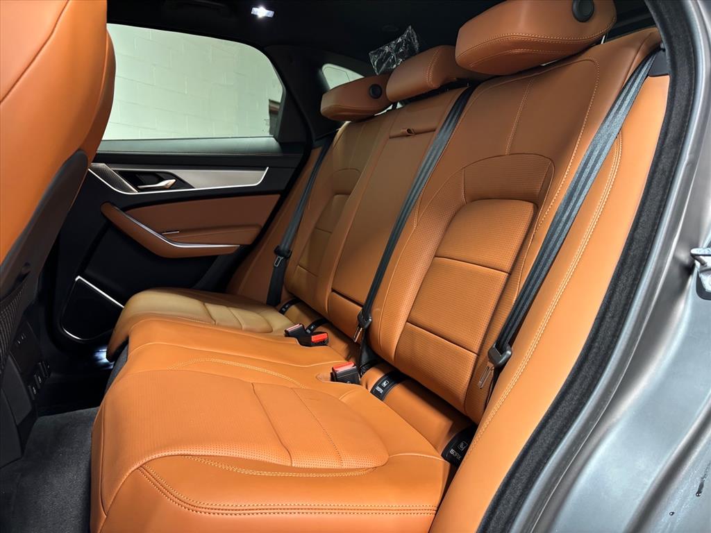 2026 Jaguar F-Pace R-Dynamic S - Photo 29