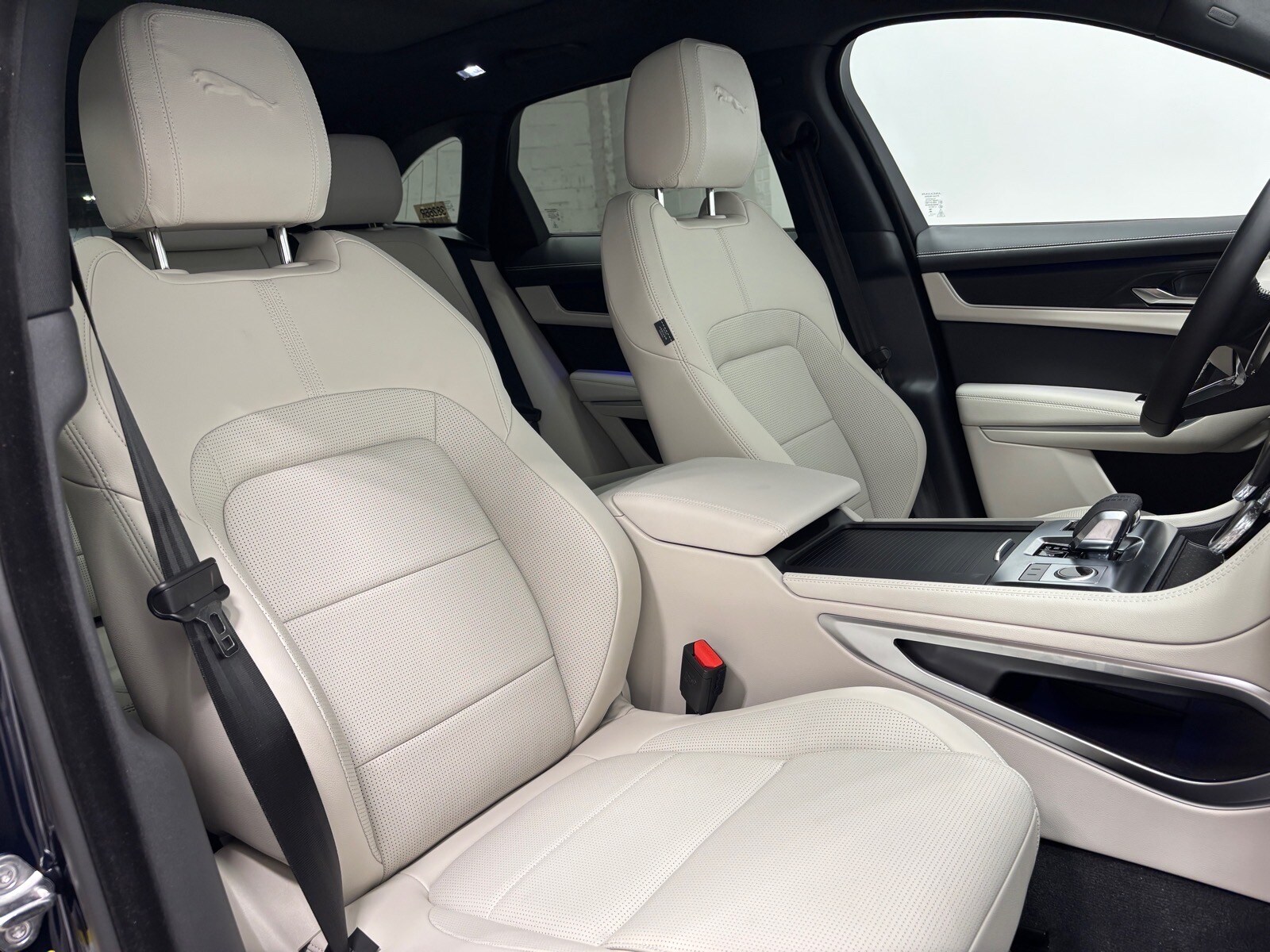 2026 Jaguar F-Pace R-Dynamic S - Photo 30