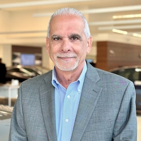 Staff member Vincent DiGregorio from ID_52d52f857200
