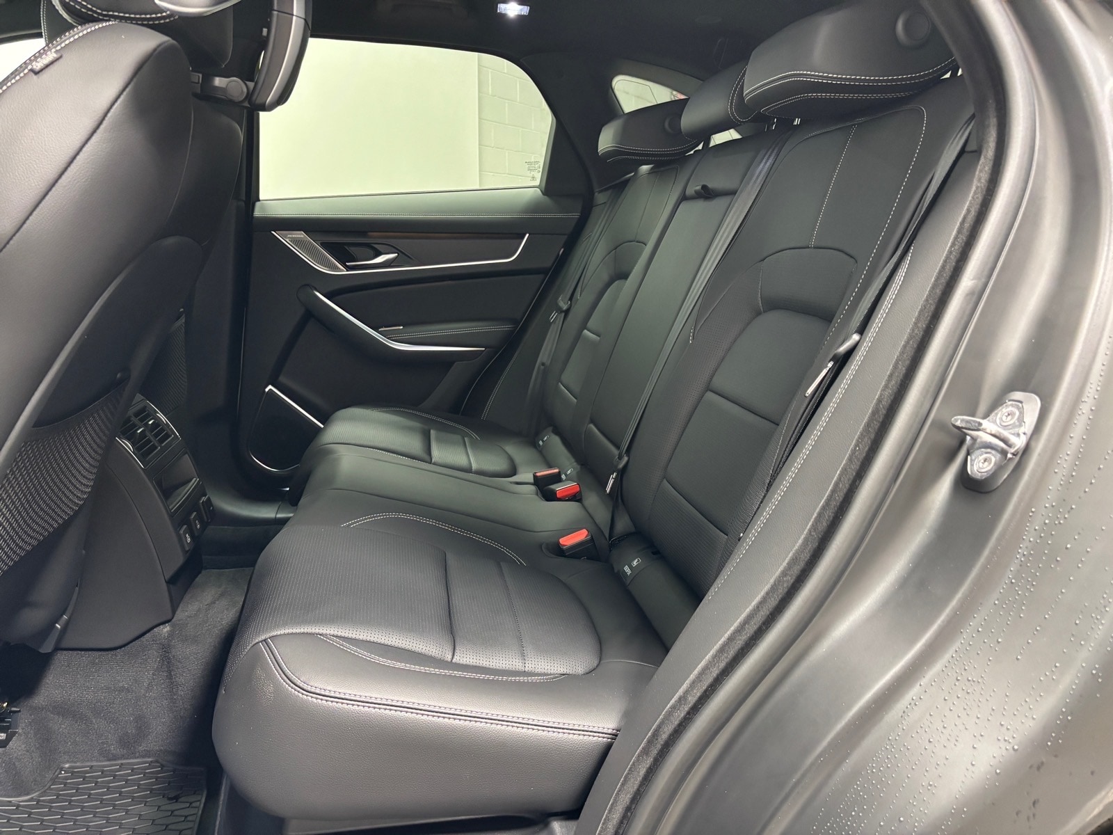 2026 Jaguar F-Pace R-Dynamic S - Photo 30