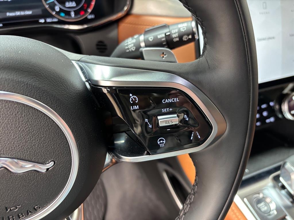 2026 Jaguar F-Pace R-Dynamic S - Photo 20