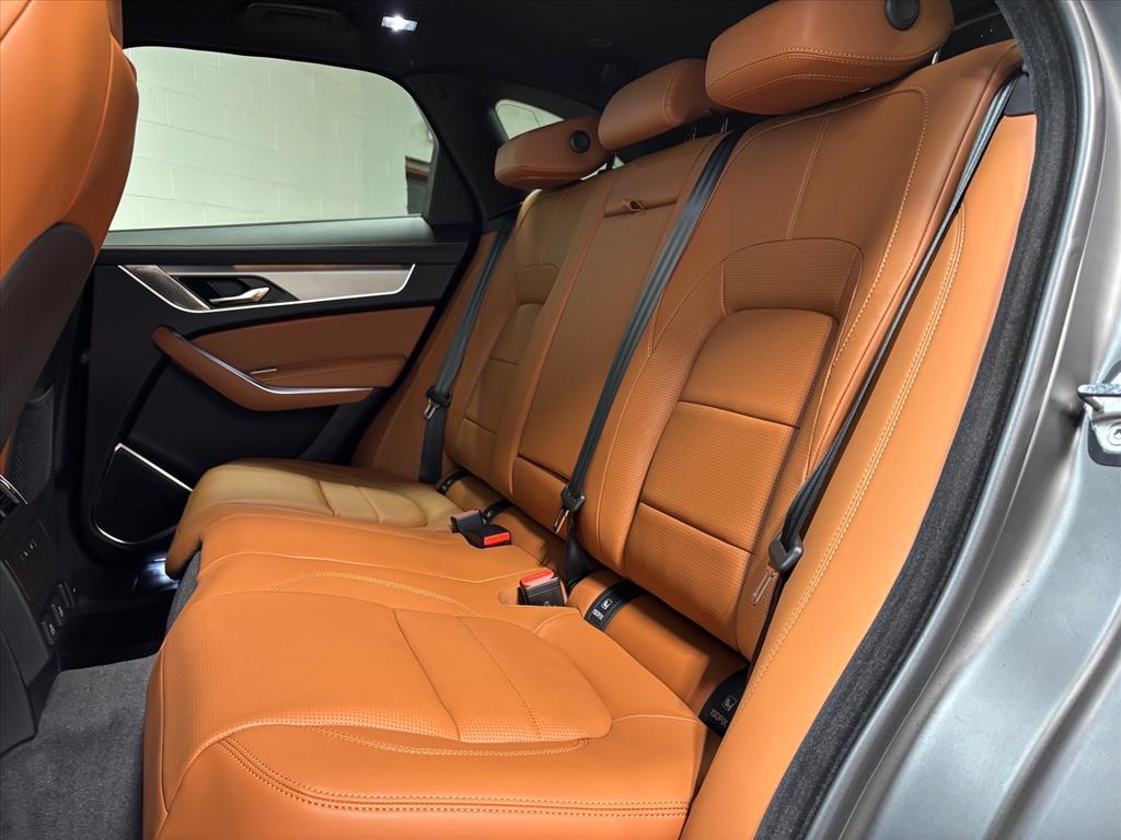 2026 Jaguar F-Pace R-Dynamic S - Photo 29