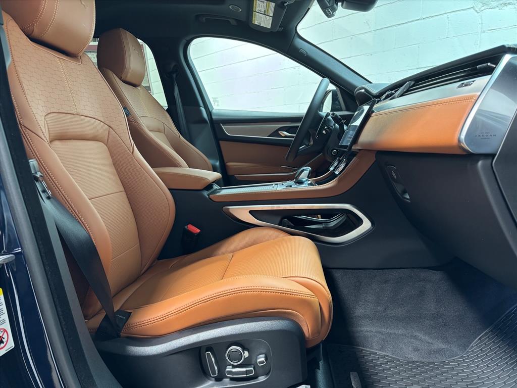 2026 Jaguar F-Pace R-Dynamic S - Photo 33