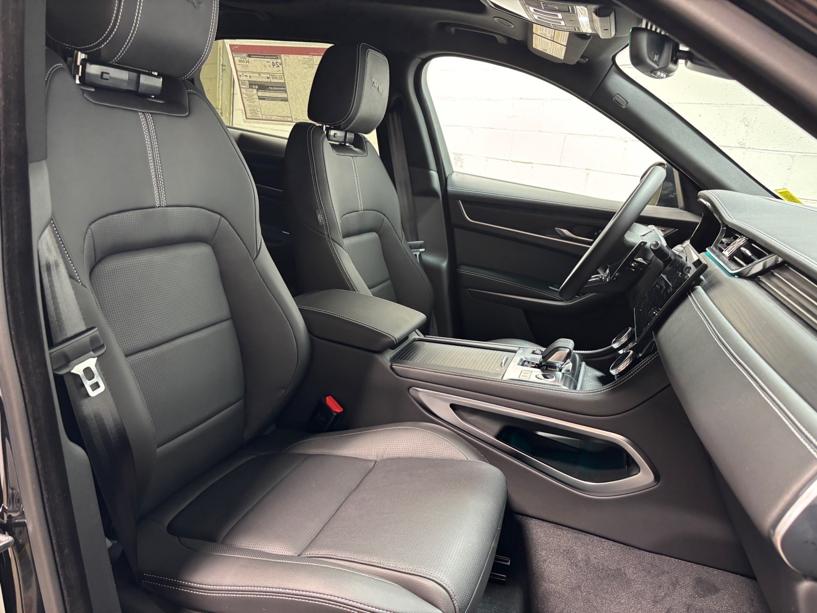 2026 Jaguar F-Pace R-Dynamic S - Photo 31