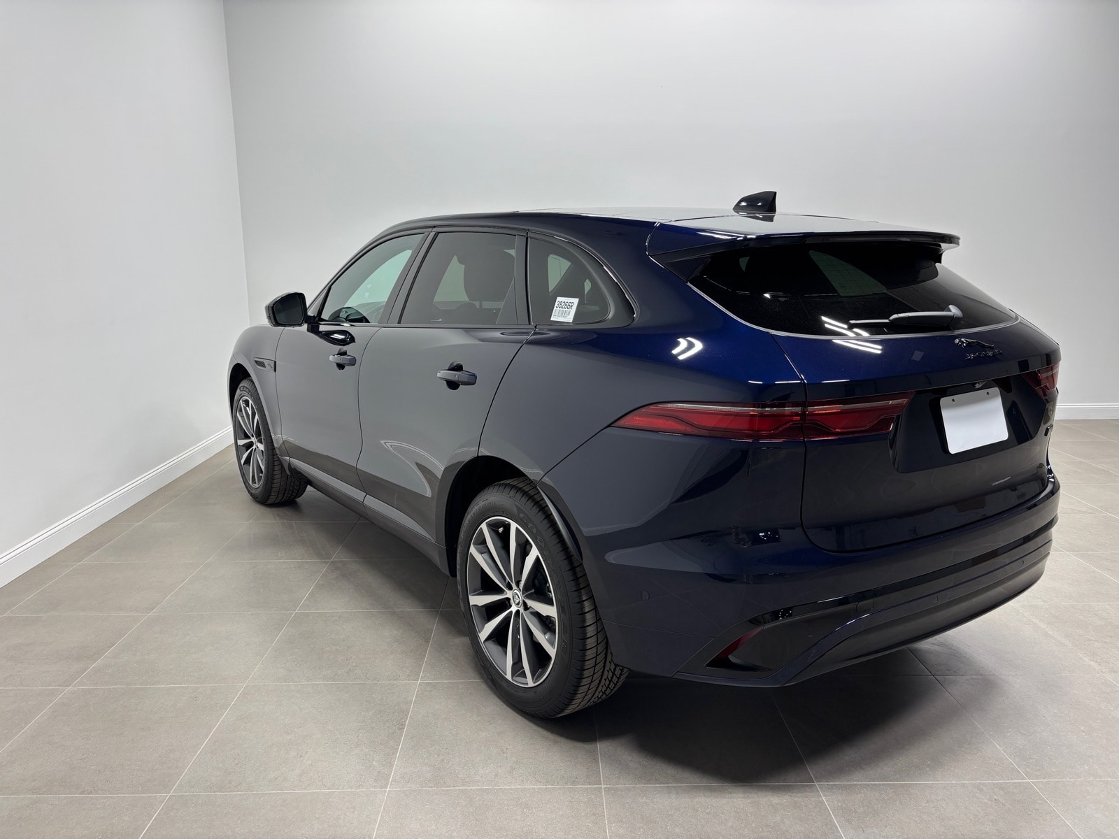 2026 Jaguar F-Pace R-Dynamic S - Photo 10