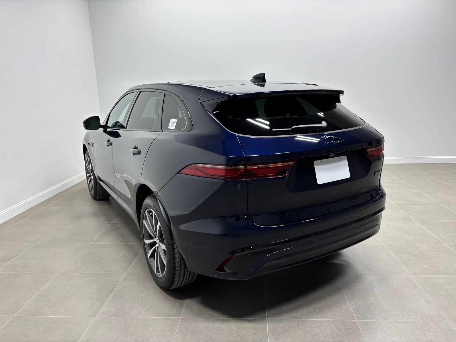 2026 Jaguar F-Pace R-Dynamic S - Photo 9