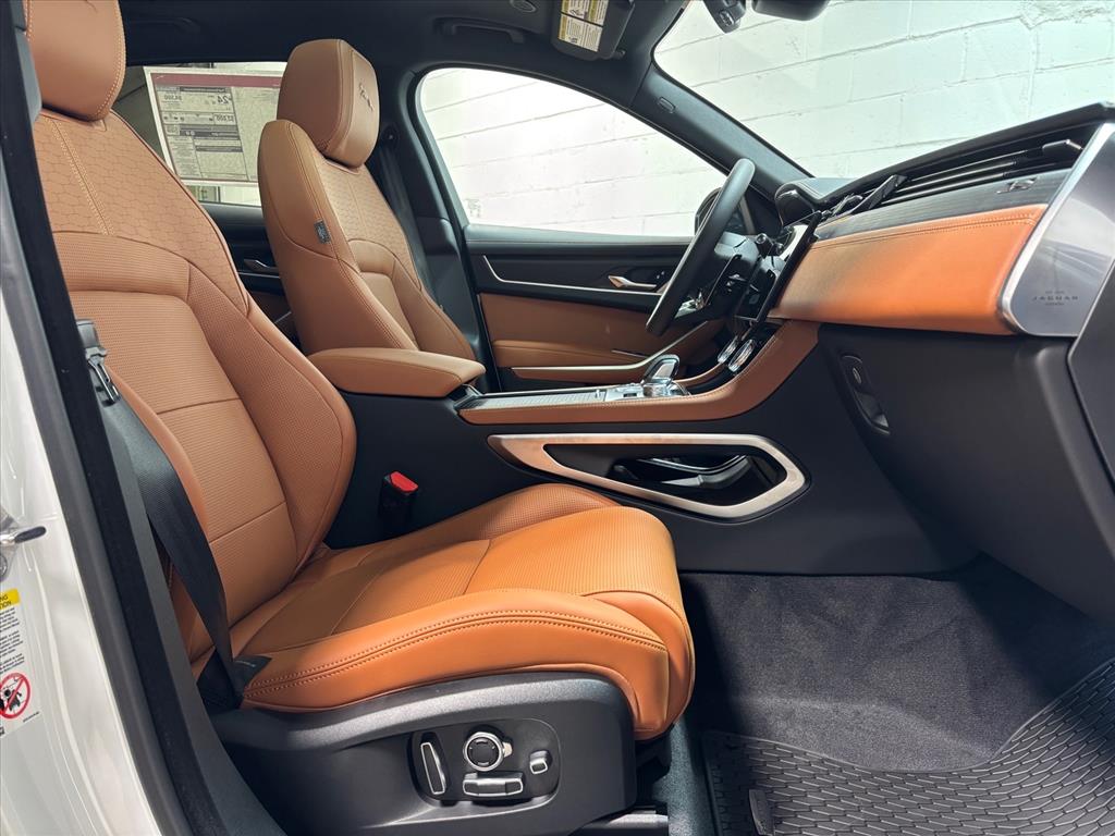 2026 Jaguar F-Pace R-Dynamic S - Photo 31
