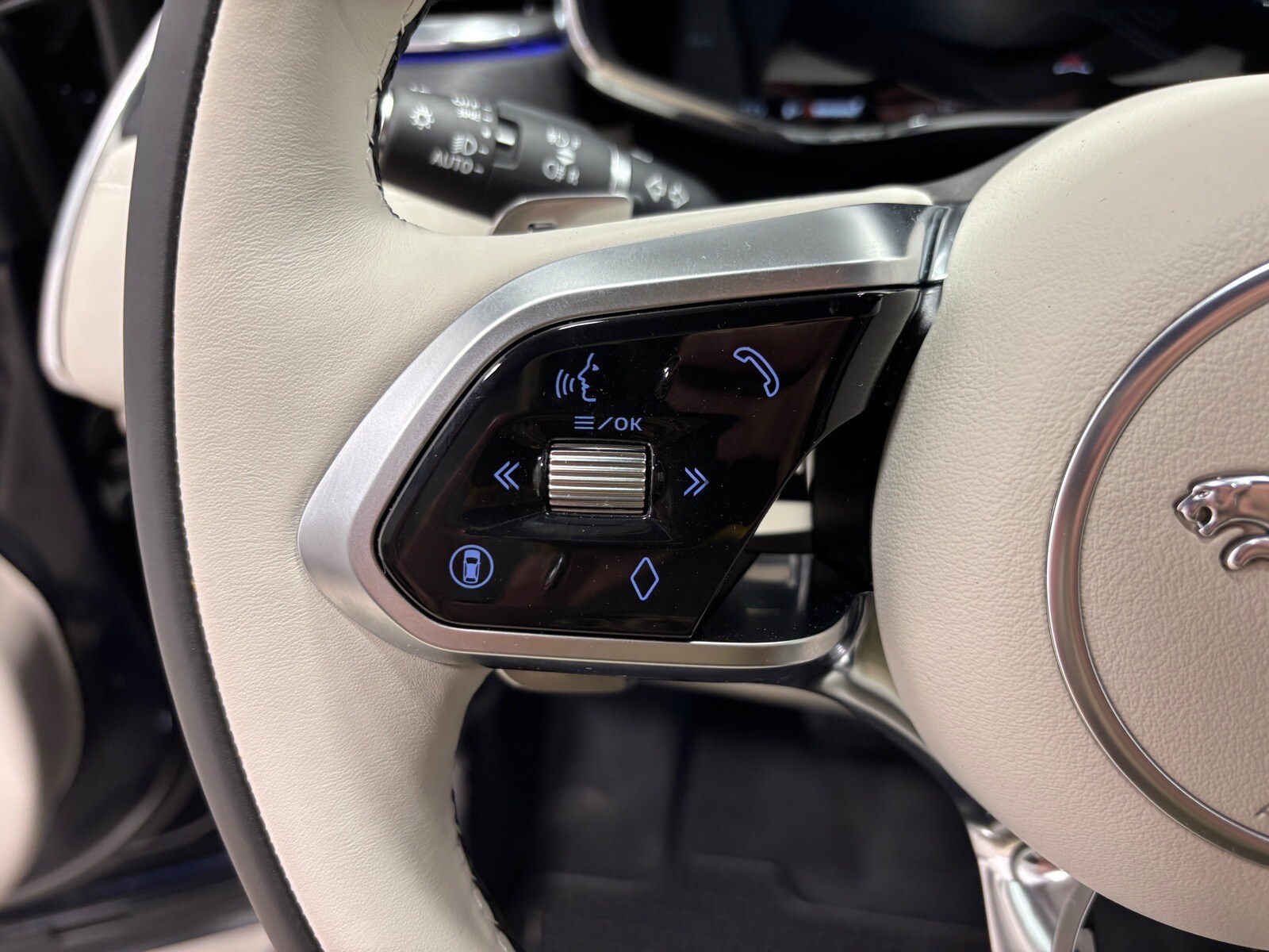 2026 Jaguar F-Pace R-Dynamic S - Photo 20