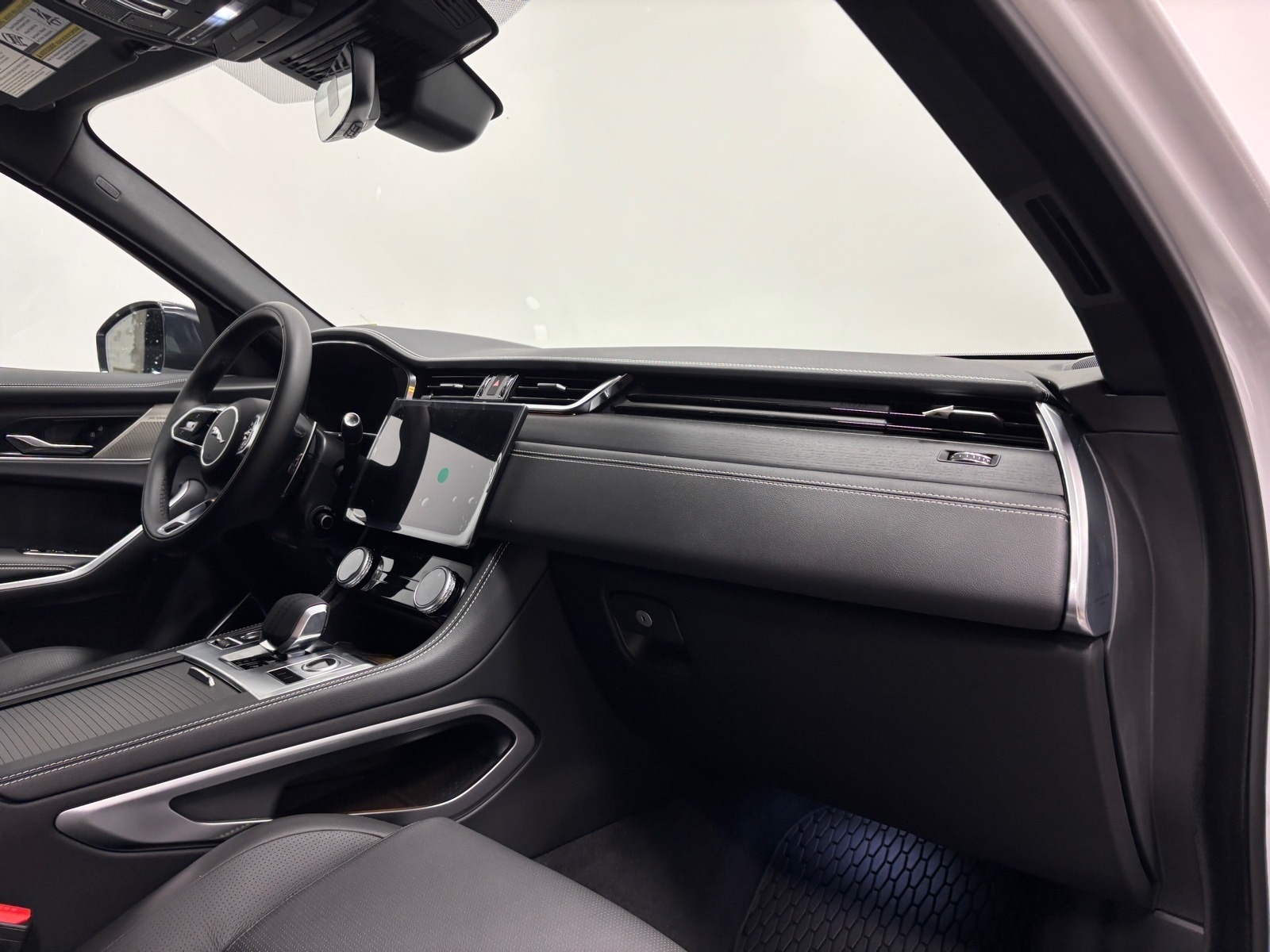 2026 Jaguar F-Pace R-Dynamic S - Photo 31