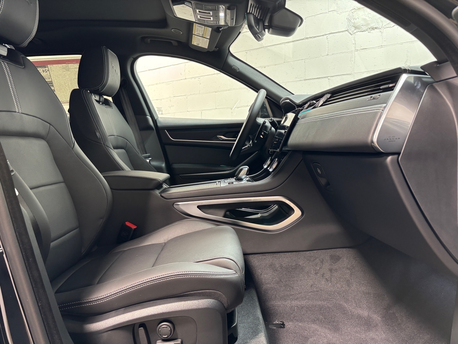 2026 Jaguar F-Pace R-Dynamic S - Photo 32
