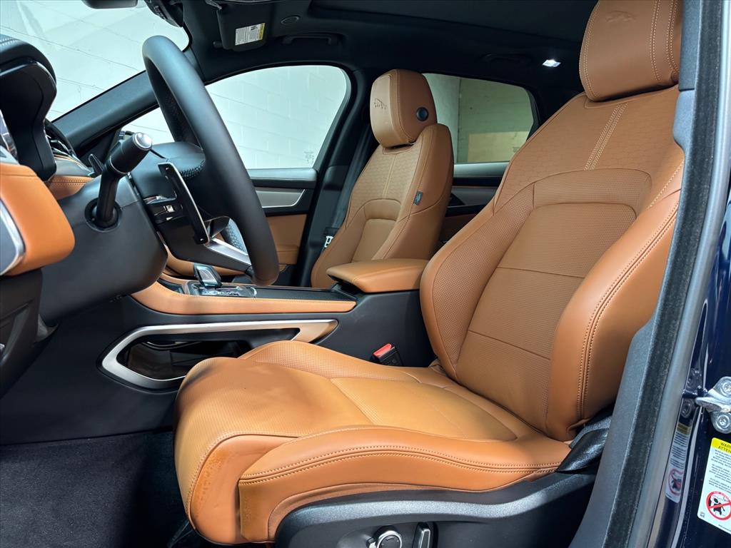 2026 Jaguar F-Pace R-Dynamic S - Photo 23