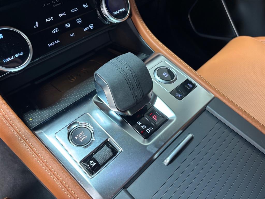 2026 Jaguar F-Pace R-Dynamic S - Photo 15