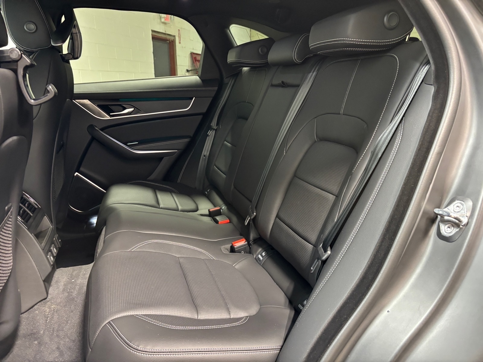 2026 Jaguar F-Pace R-Dynamic S - Photo 28
