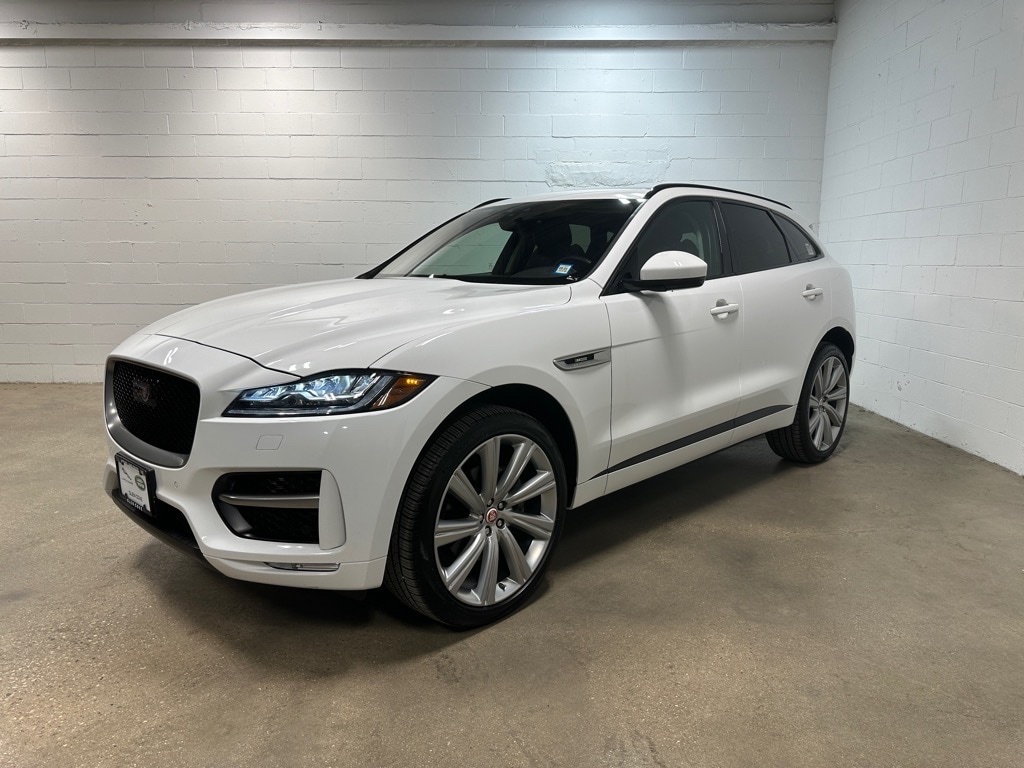 Used 2019 Jaguar F-Pace R-Sport with VIN SADCL2GX2KA395769 for sale in Glen Cove, NY