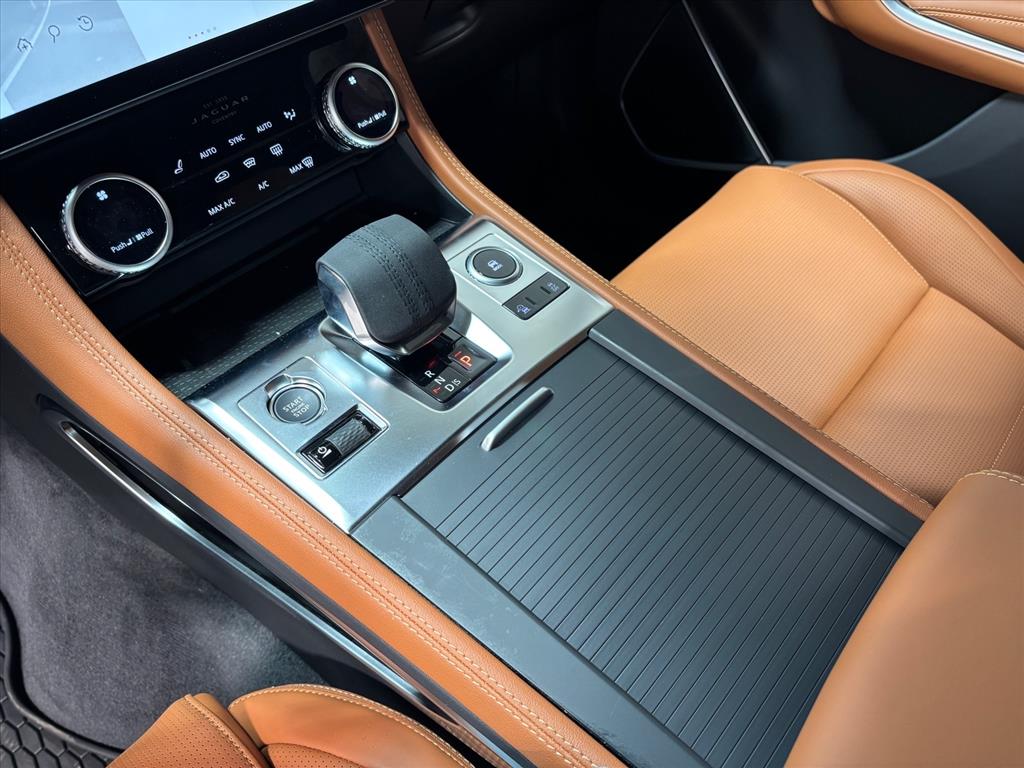 2026 Jaguar F-Pace R-Dynamic S - Photo 14