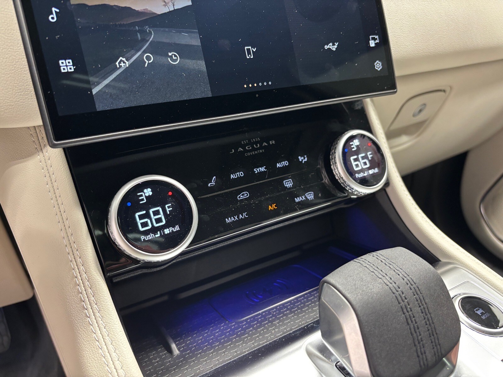 2026 Jaguar F-Pace R-Dynamic S - Photo 15