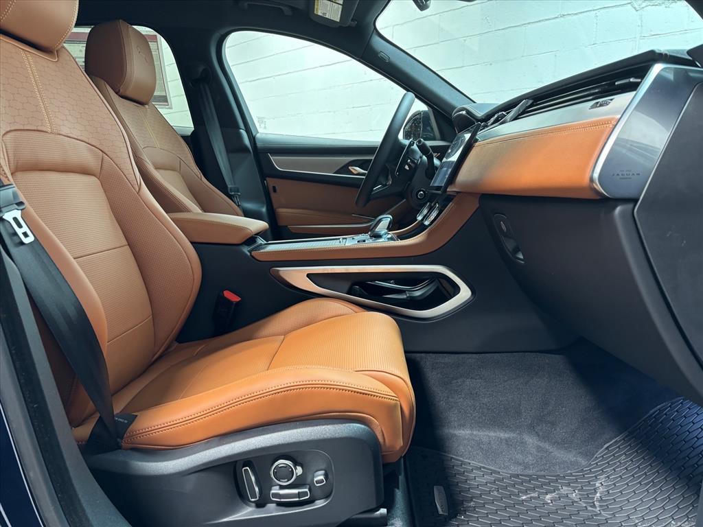 2026 Jaguar F-Pace R-Dynamic S - Photo 33