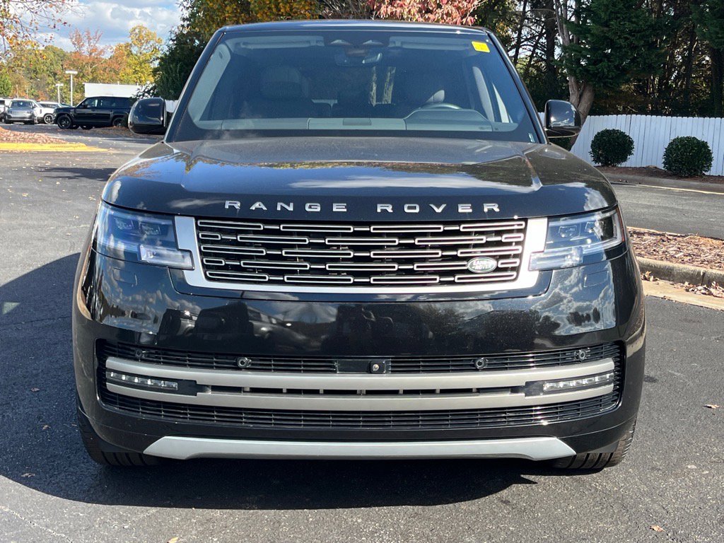2024 Land Rover Range Rover SE photo 2