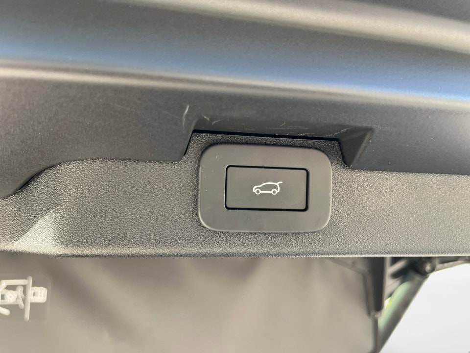 Used 2023 Land Rover Discovery S R Dynamic with VIN SALRT4EU4P2483727 for sale in Greensboro, NC