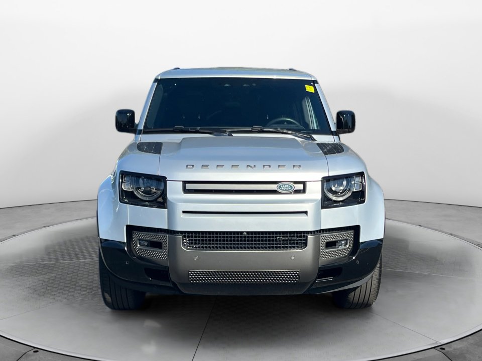 2023 Land Rover Defender 130 X-Dynamic SE photo 2