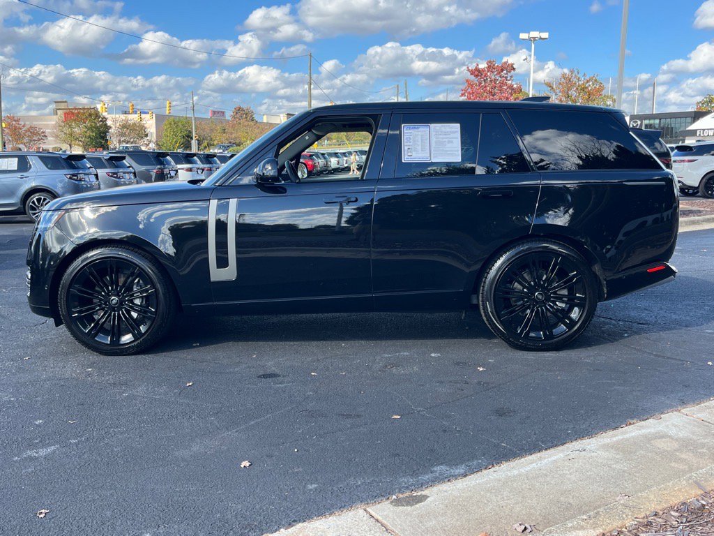 2024 Land Rover Range Rover SE photo 4