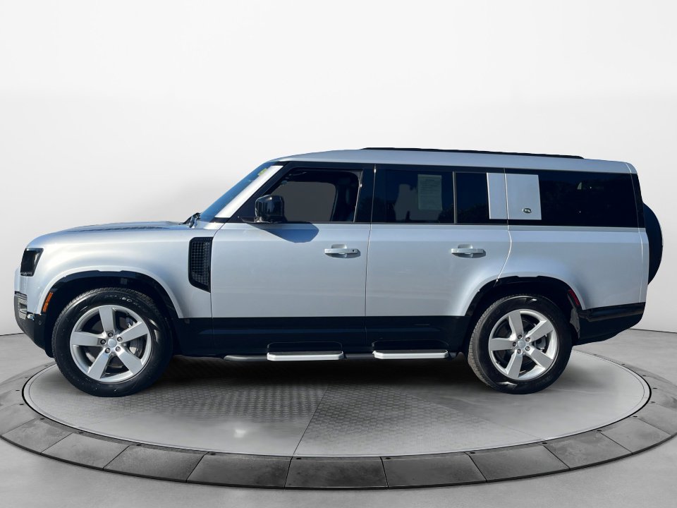 2023 Land Rover Defender 130 X-Dynamic SE photo 4
