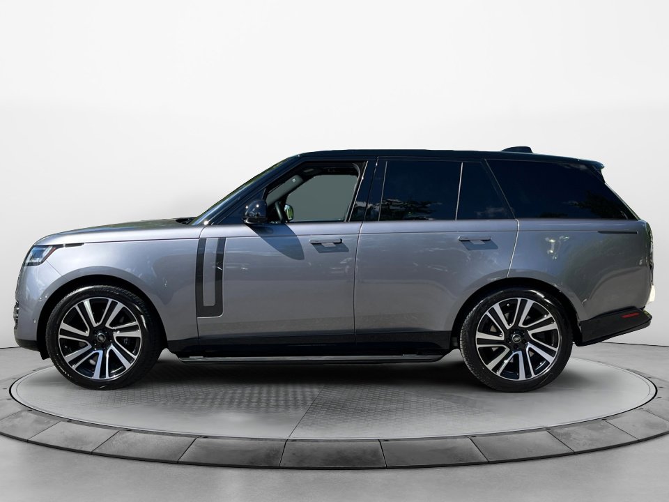 2023 Land Rover Range Rover SE photo 4