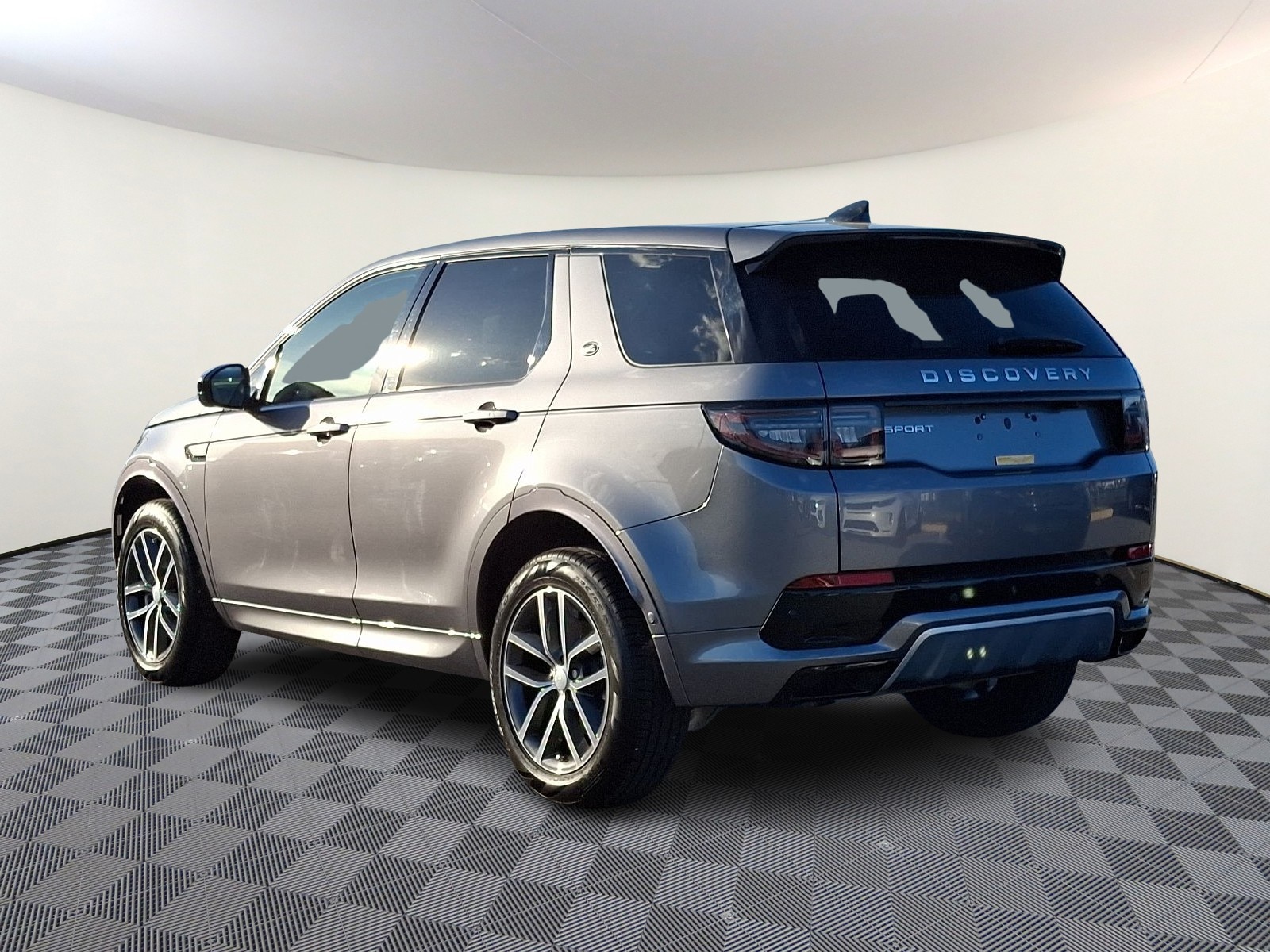 2025 Land Rover Discovery Sport S photo 3