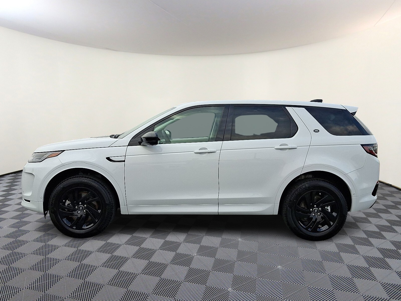 2025 Land Rover Discovery Sport S photo 2