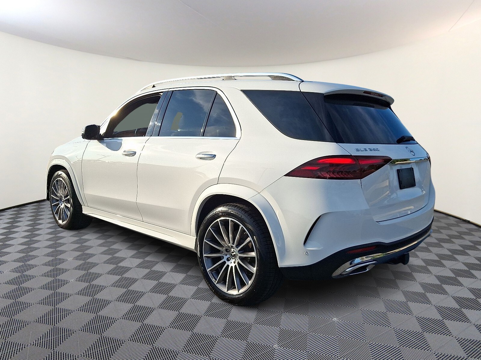 2024 Mercedes Benz GLE 350 4MATIC photo 2