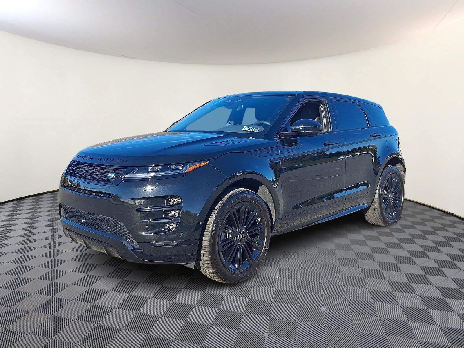 2025 Land Rover Range Rover Evoque Dynamic SE's photo