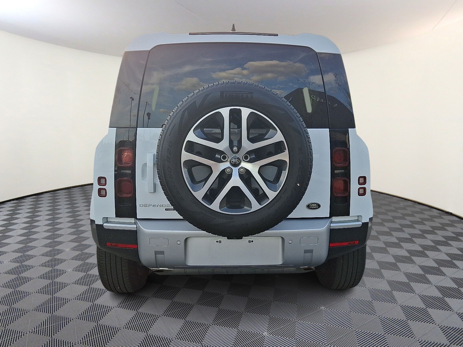 2023 Land Rover Defender 110 SE photo 2