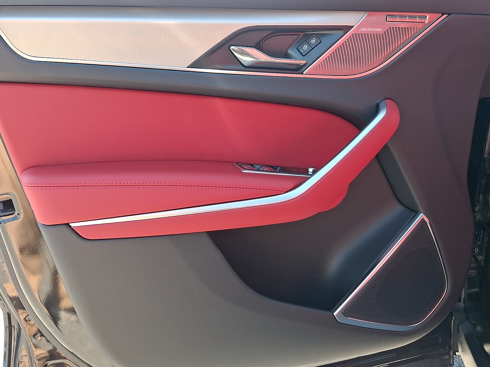 2026 Jaguar F-Pace R-Dynamic S - Photo 11