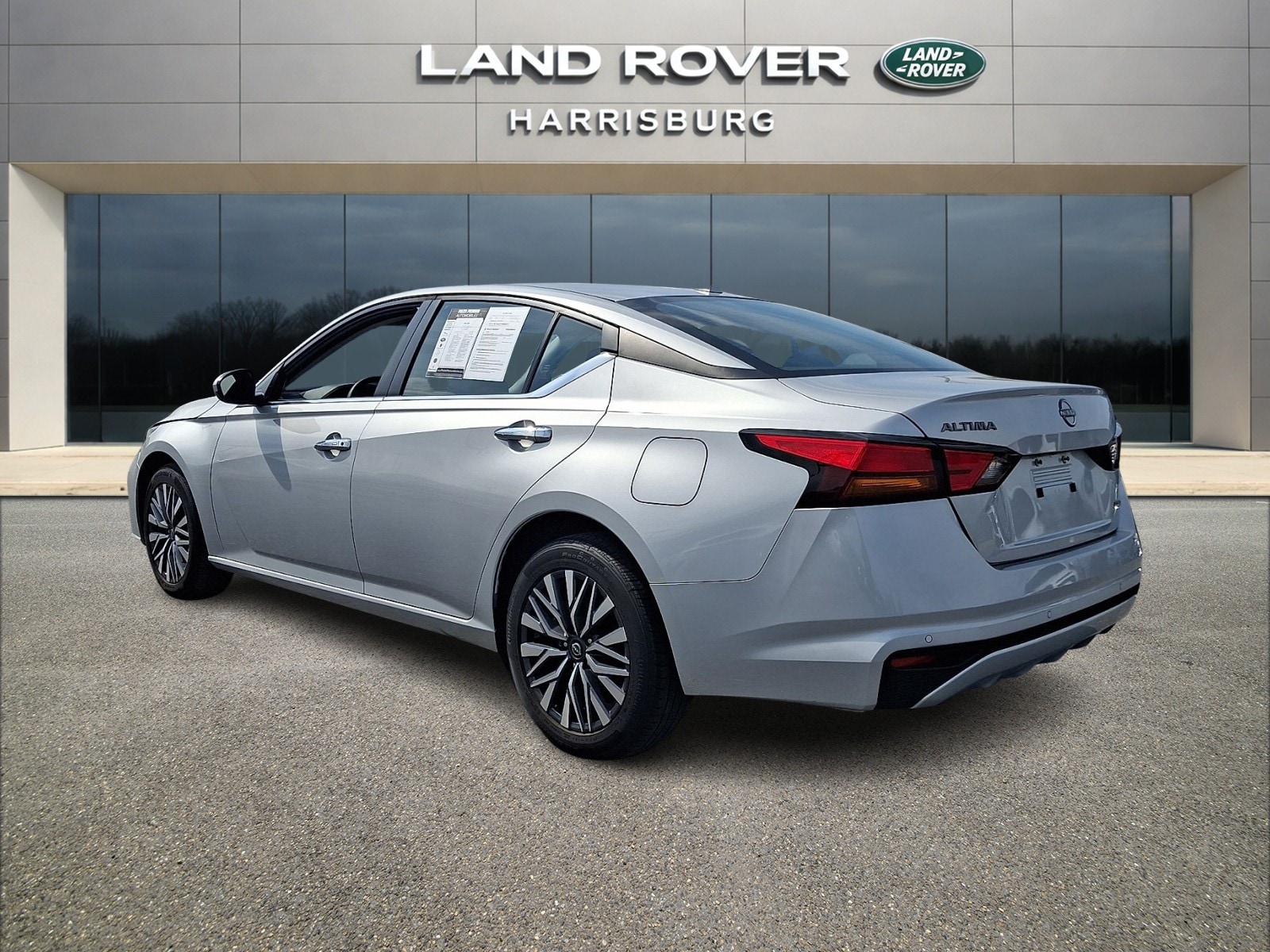Used 2023 Nissan Altima SV with VIN 1N4BL4DW1PN367742 for sale in Carlisle, PA