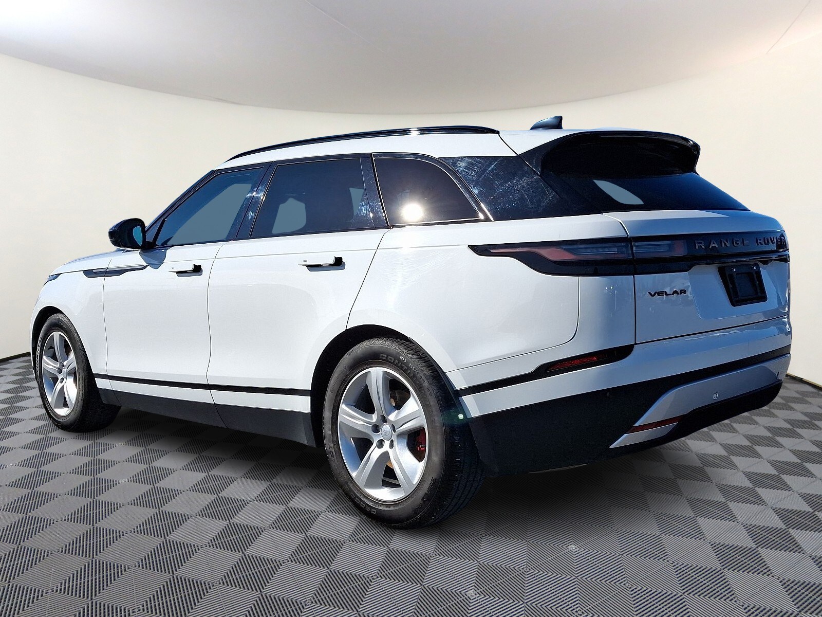 2025 Land Rover Range Rover Velar P250 S photo 3