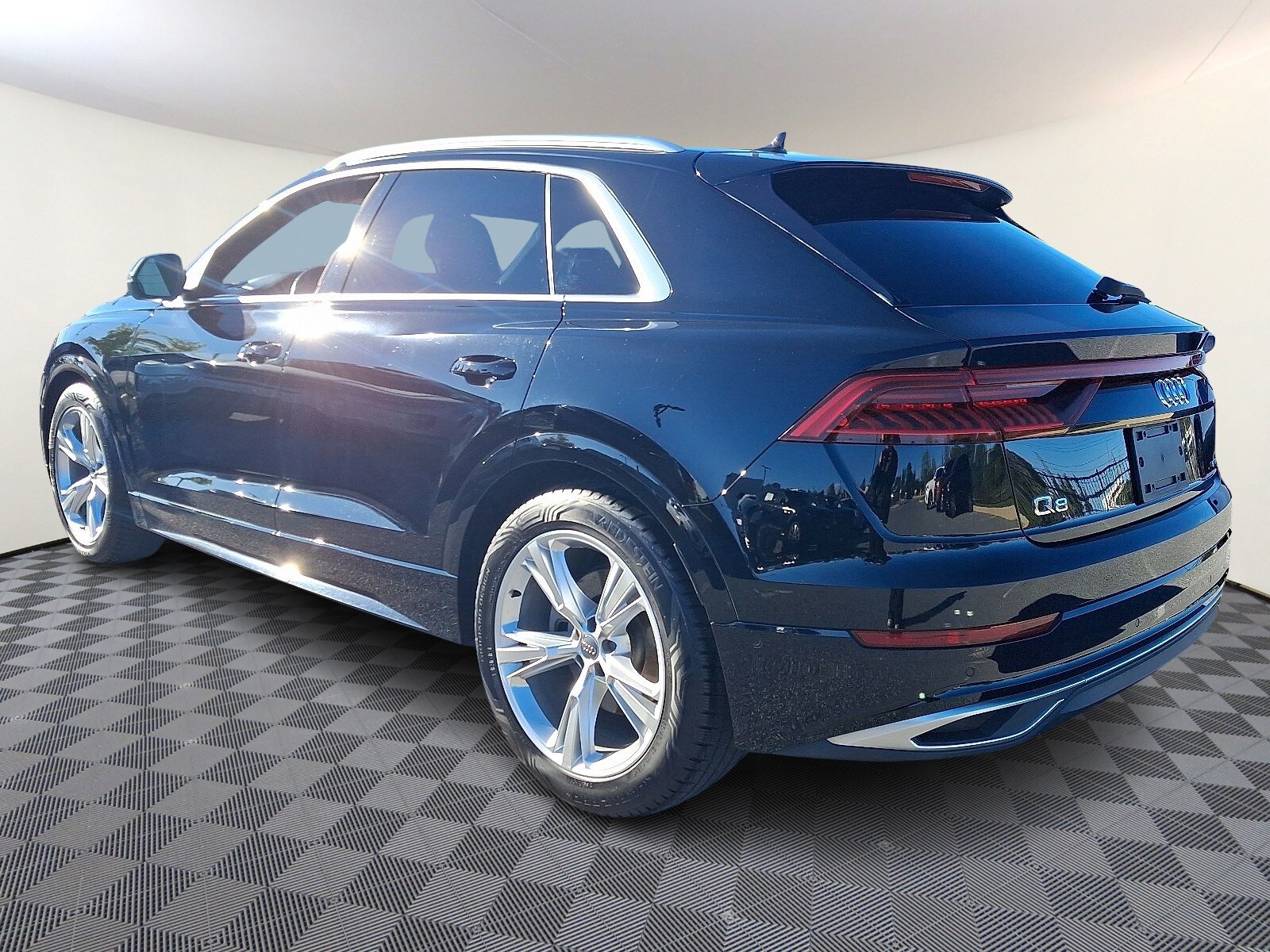 2019 Audi Q8 55 Premium photo 2