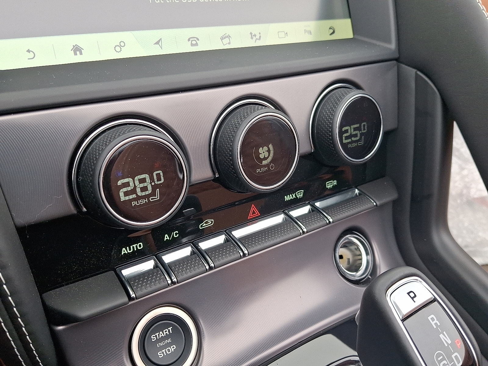 2024 Jaguar F-Type R75 - Photo 11