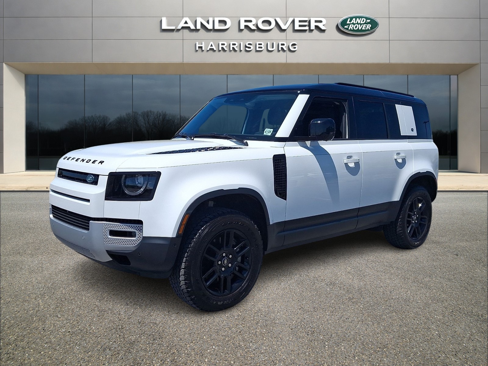 2023 Land Rover Defender SE's photo