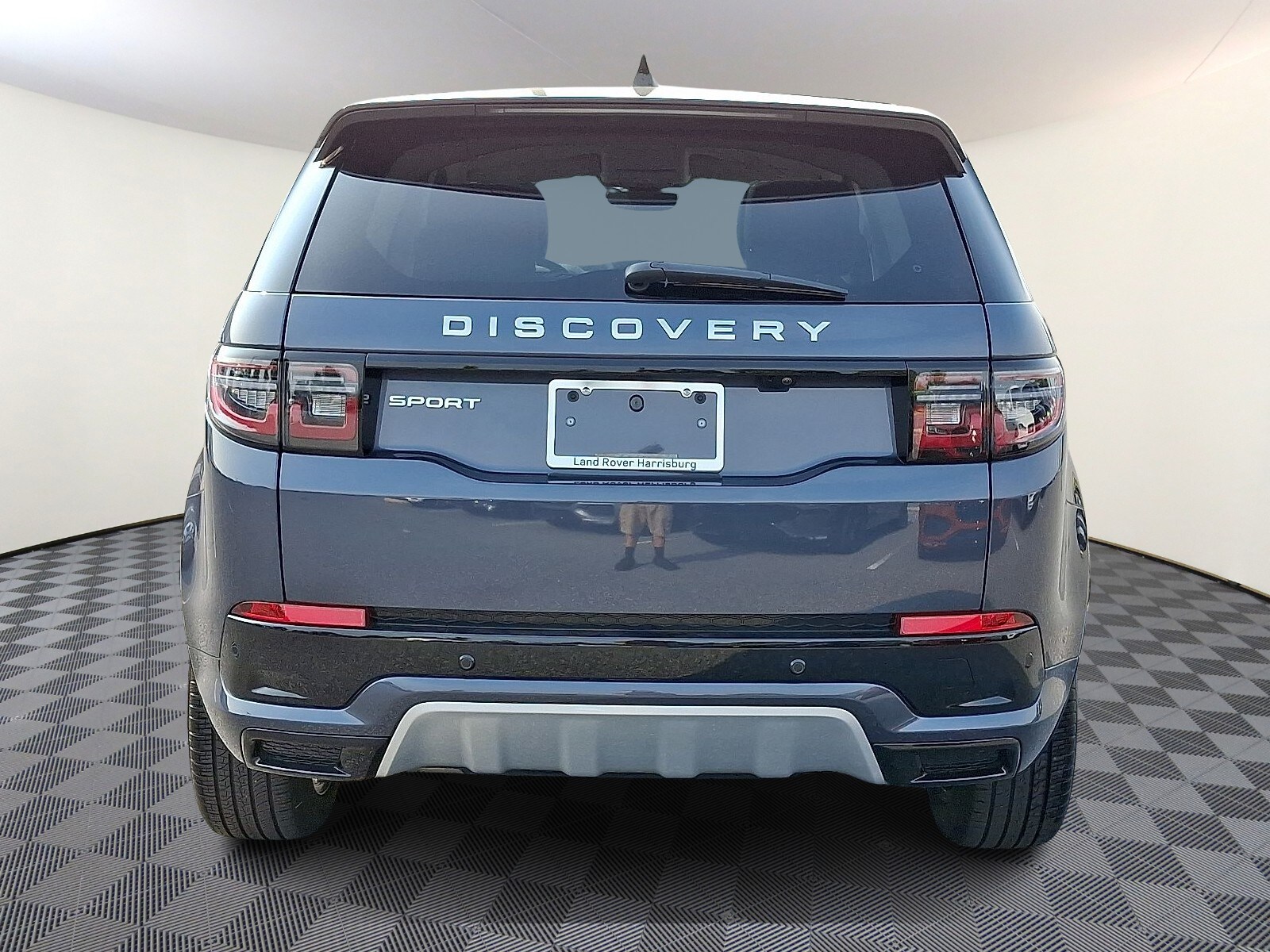 2025 Land Rover Discovery Sport S photo 4