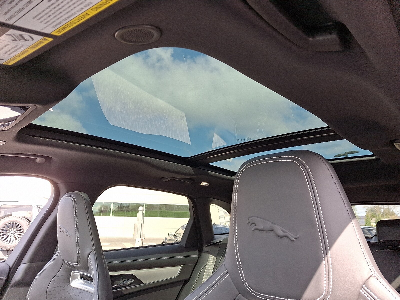 2026 Jaguar F-Pace R-Dynamic S - Photo 12