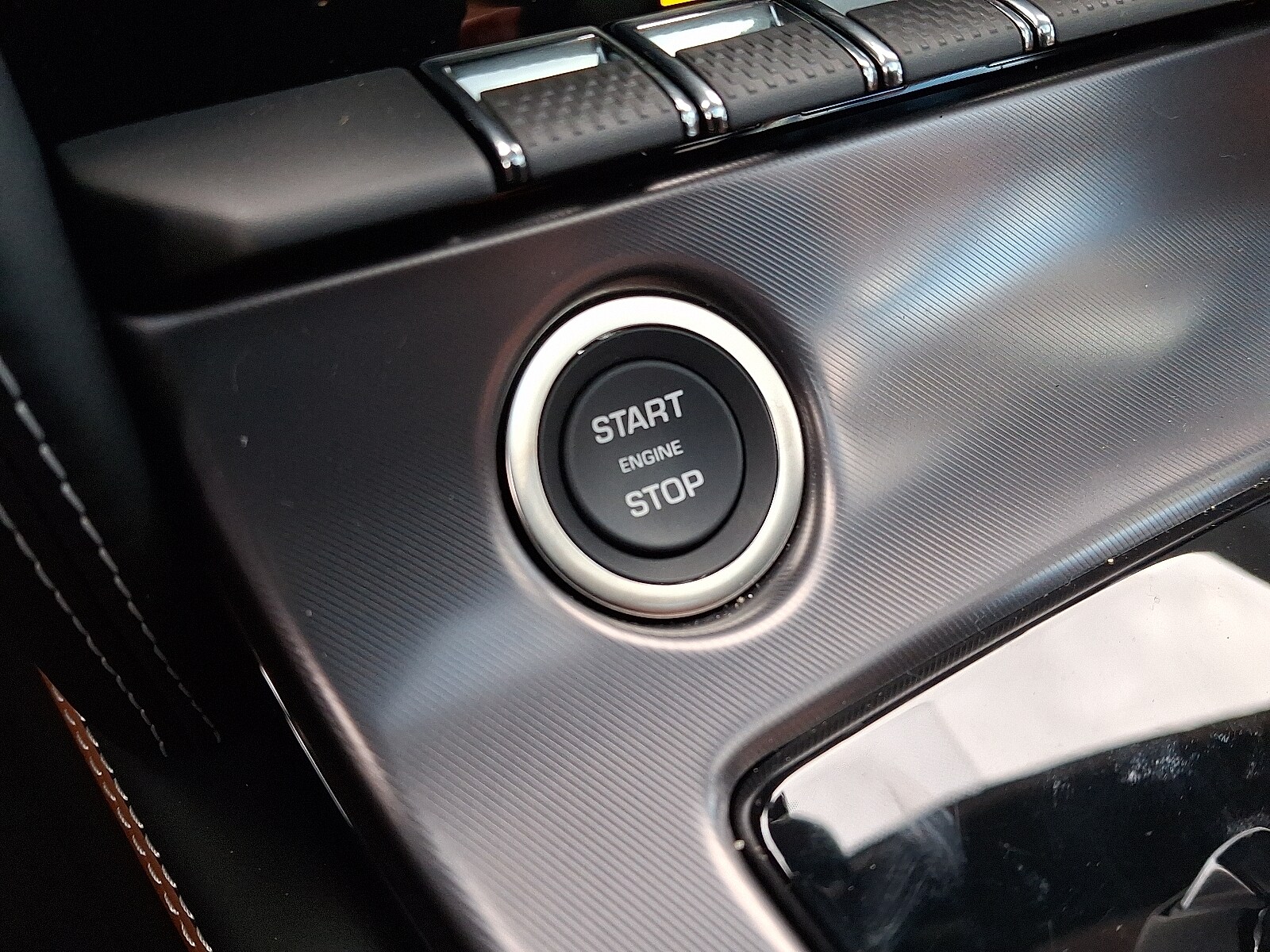 2024 Jaguar F-Type R75 - Photo 16