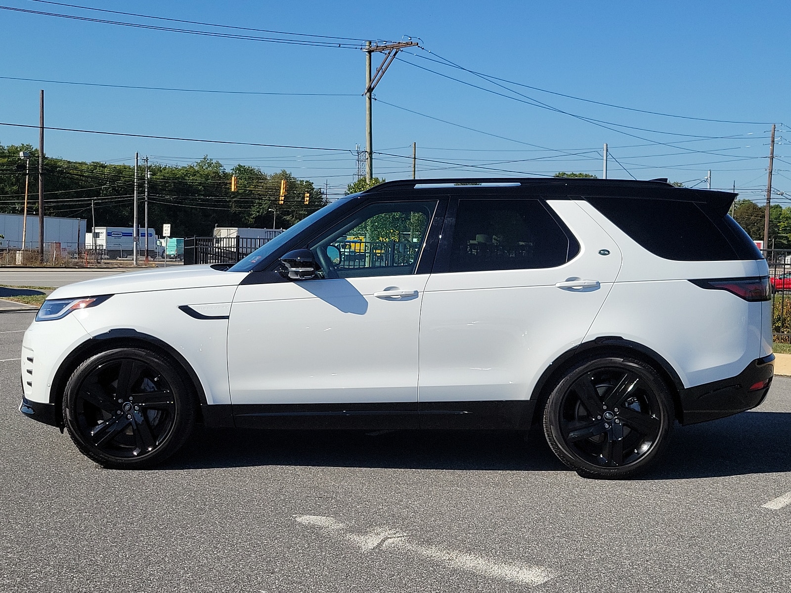 Used 2024 Land Rover Discovery Dynamic SE with VIN SALRL2EX8R2488690 for sale in Carlisle, PA