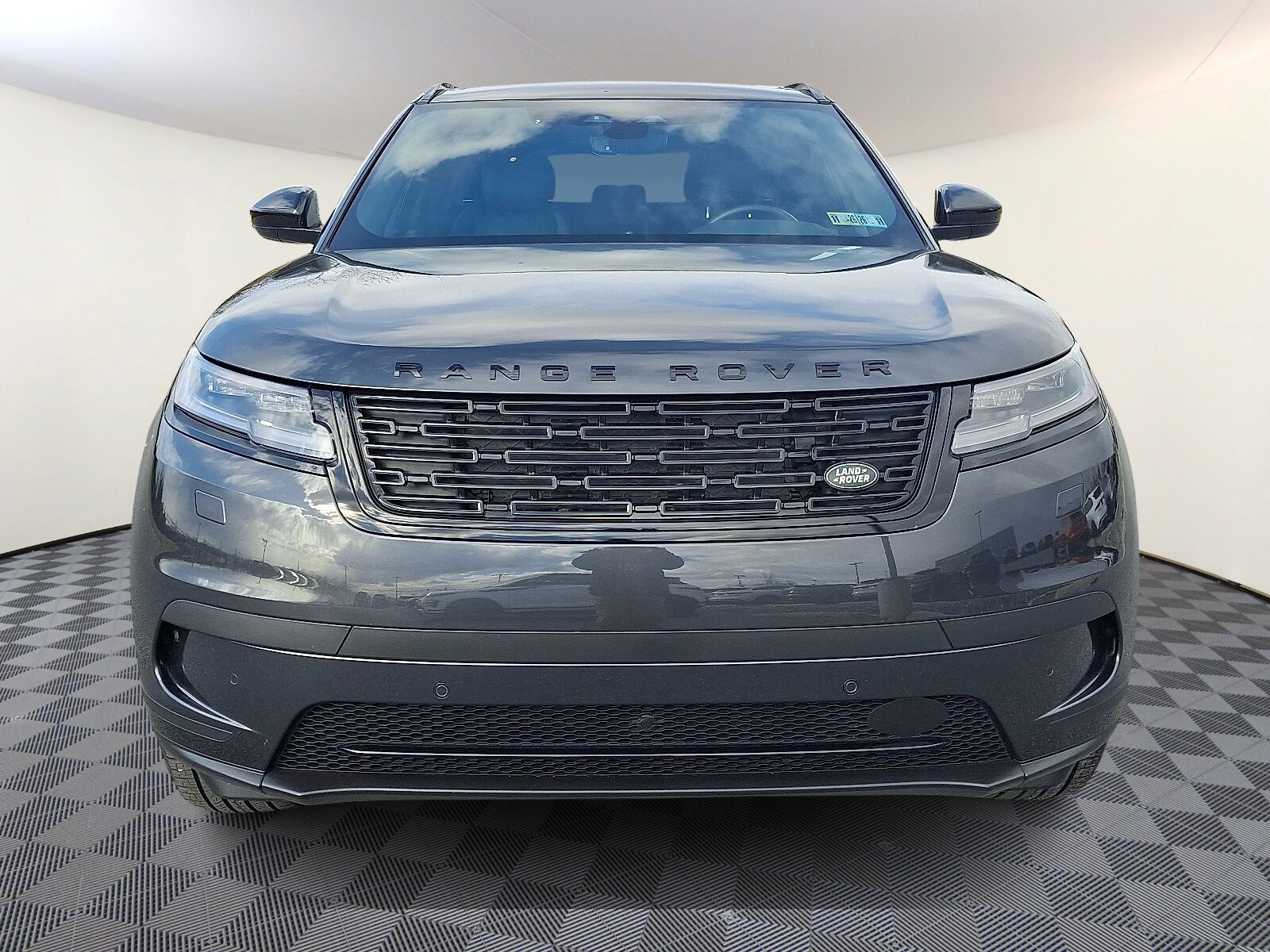 2025 Land Rover Range Rover Velar P250 S photo 2