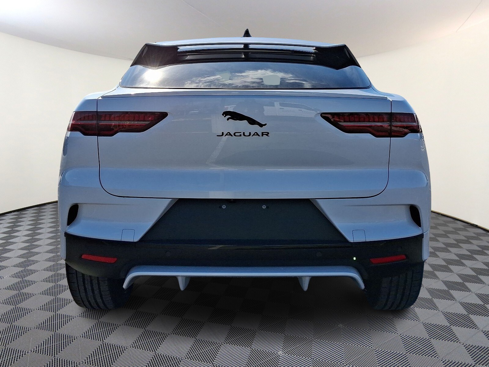 2024 Jaguar I-PACE EV400 HSE photo 3
