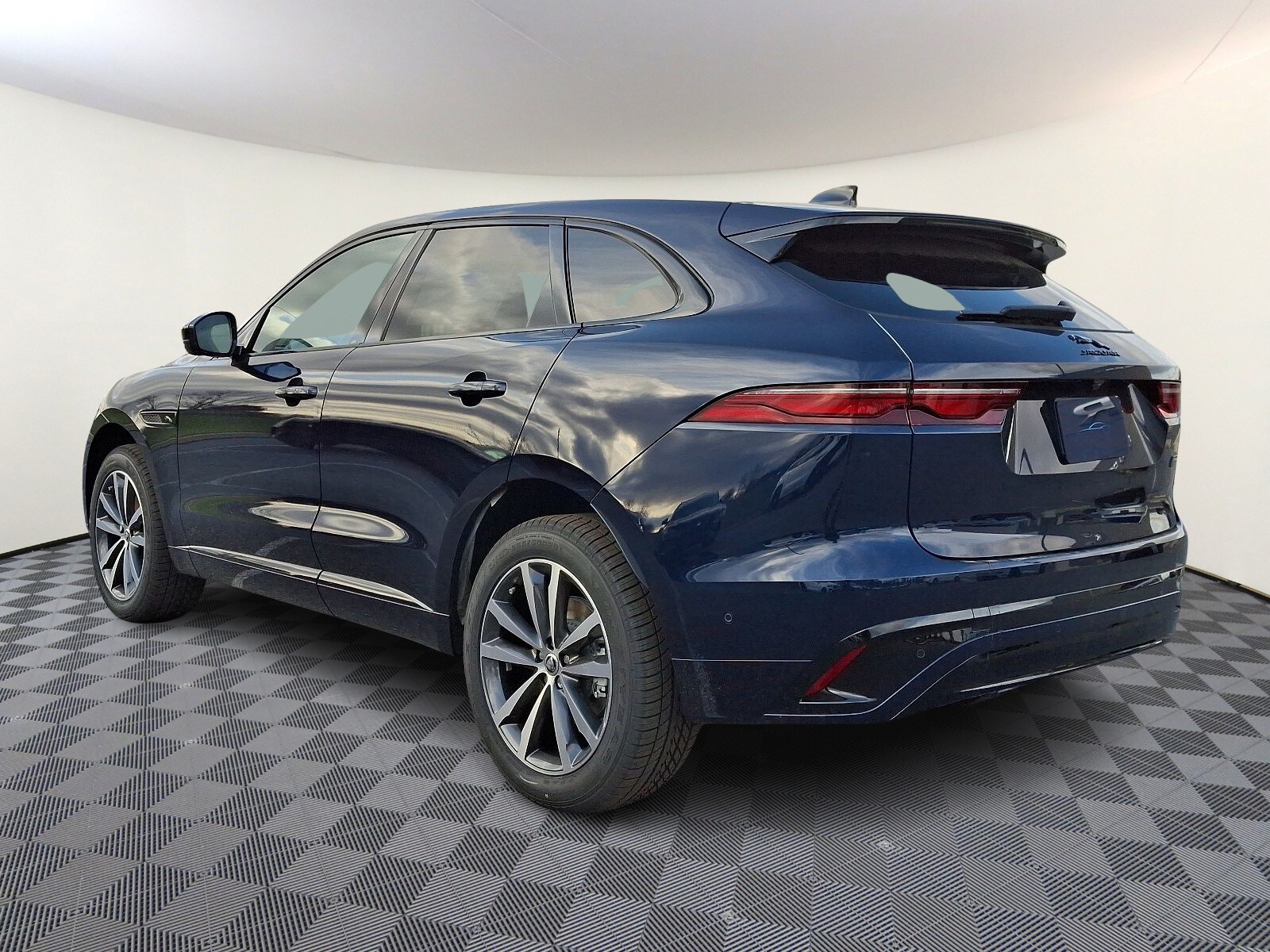 2026 Jaguar F-PACE P250 R-Dynamic S photo 2