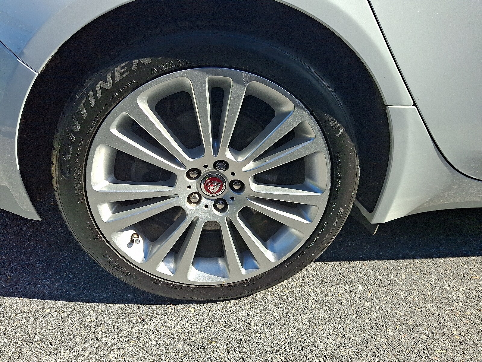 2020 Jaguar XF 25t Premium photo 4