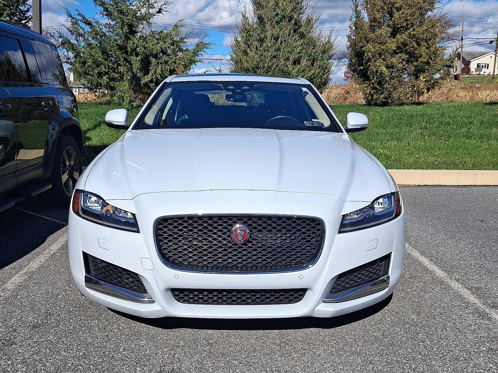 2020 Jaguar XF 25t Premium photo 2