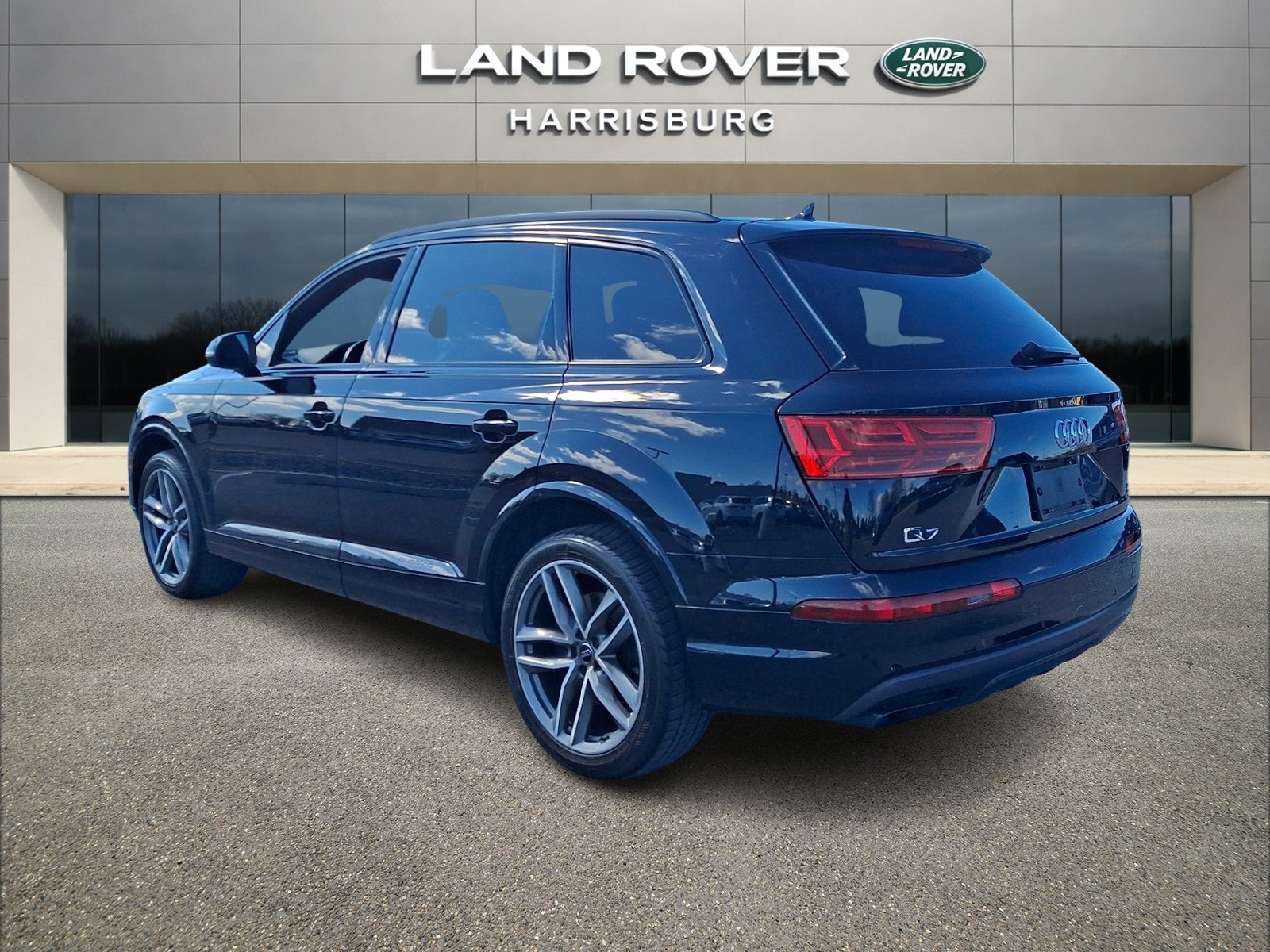 Used 2018 Audi Q7 Prestige with VIN WA1VAAF74JD017904 for sale in Carlisle, PA