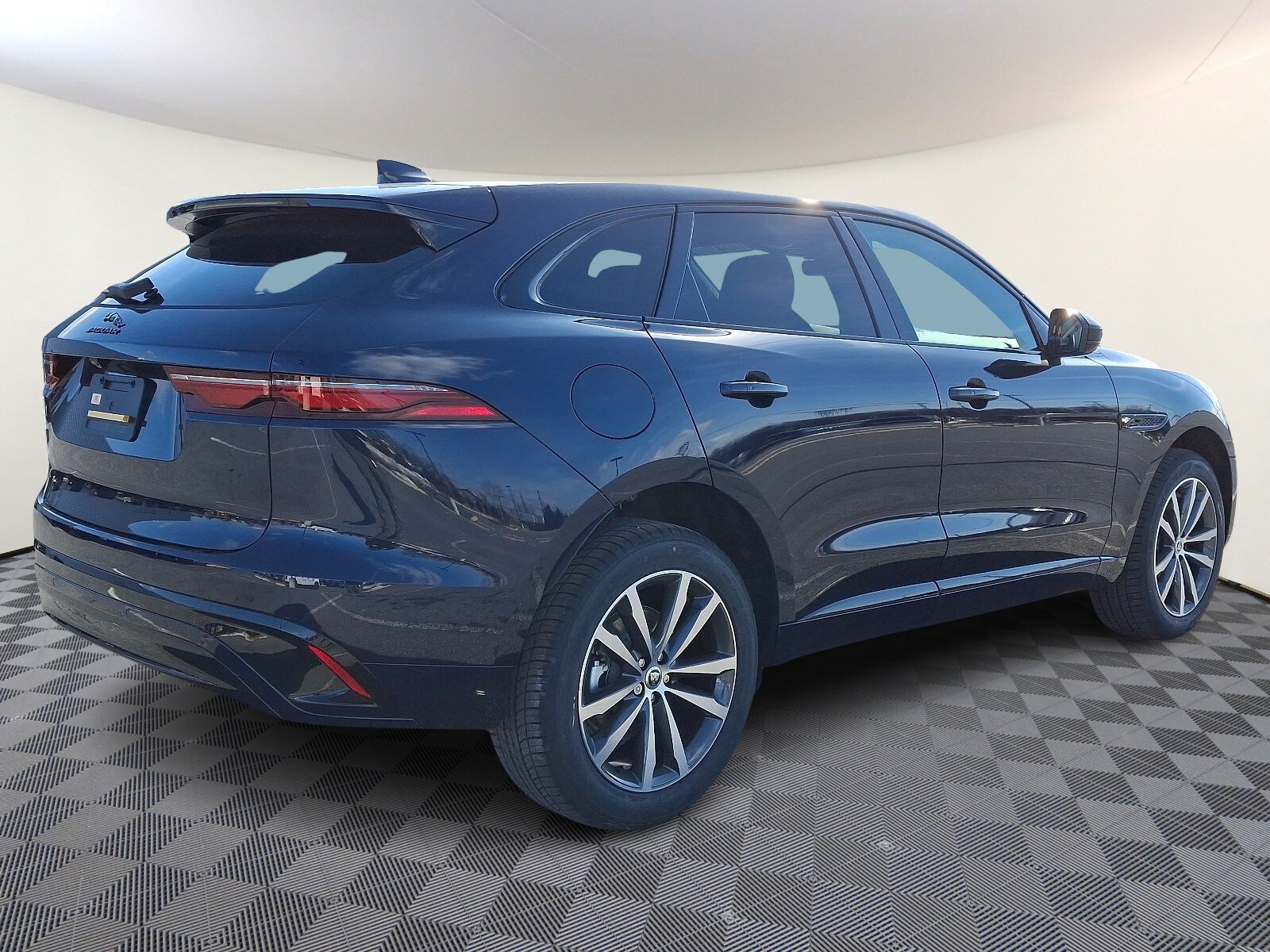 2025 Jaguar F-PACE P250 R-Dynamic S photo 4