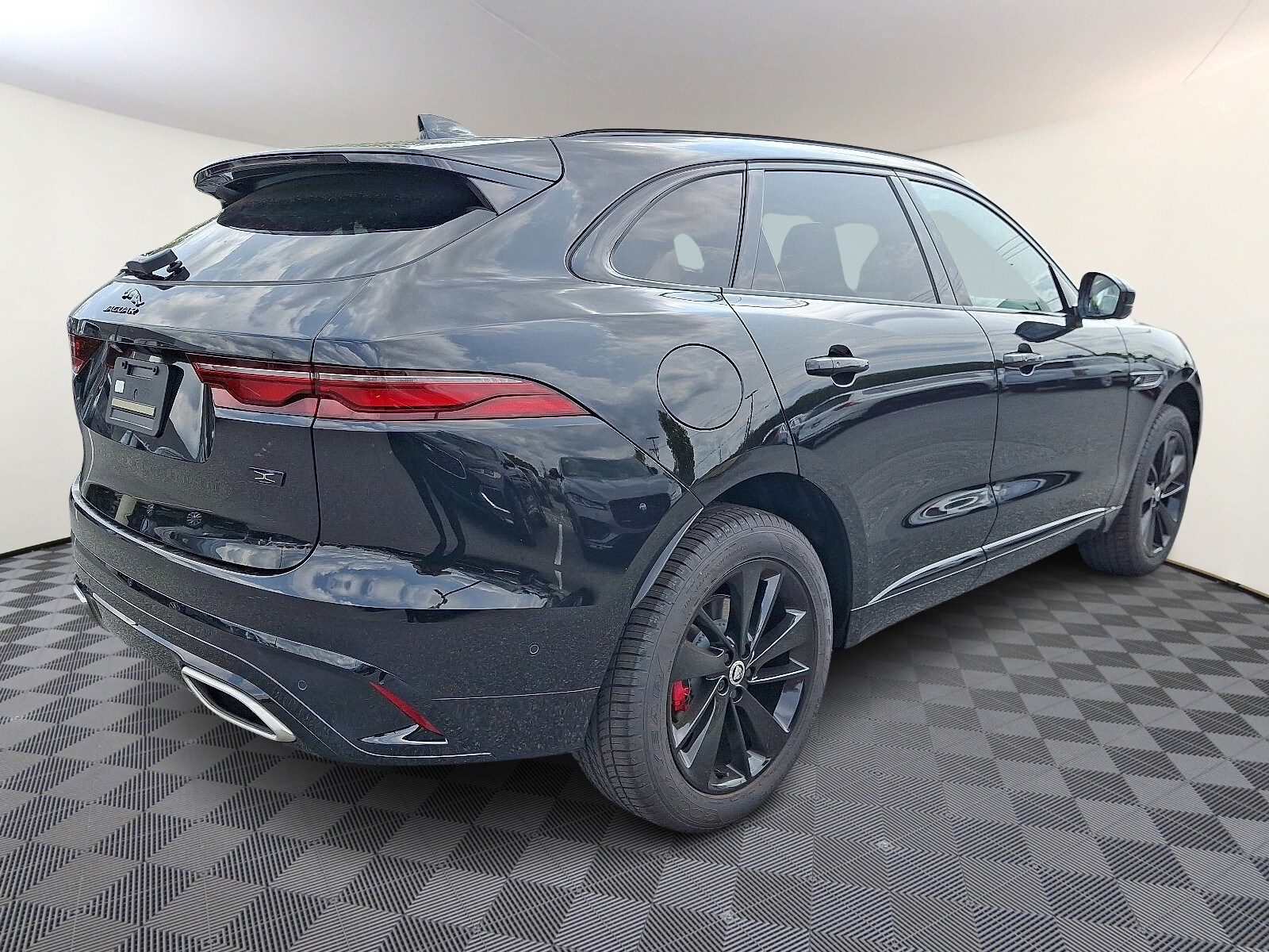 2026 Jaguar F-PACE P400 R-Dynamic S photo 4